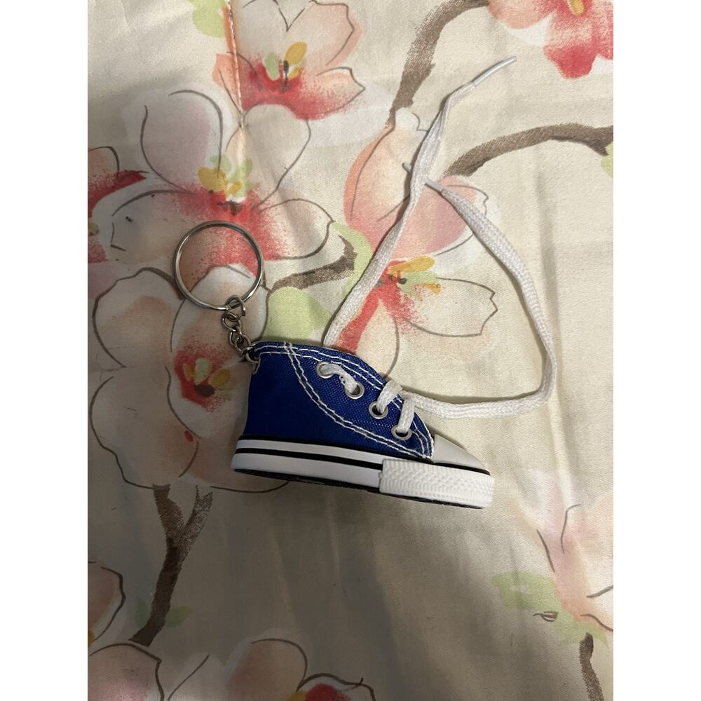 High Top Canvas Sneaker Keychain Key Ring blue Fob Holder Gym Basketball